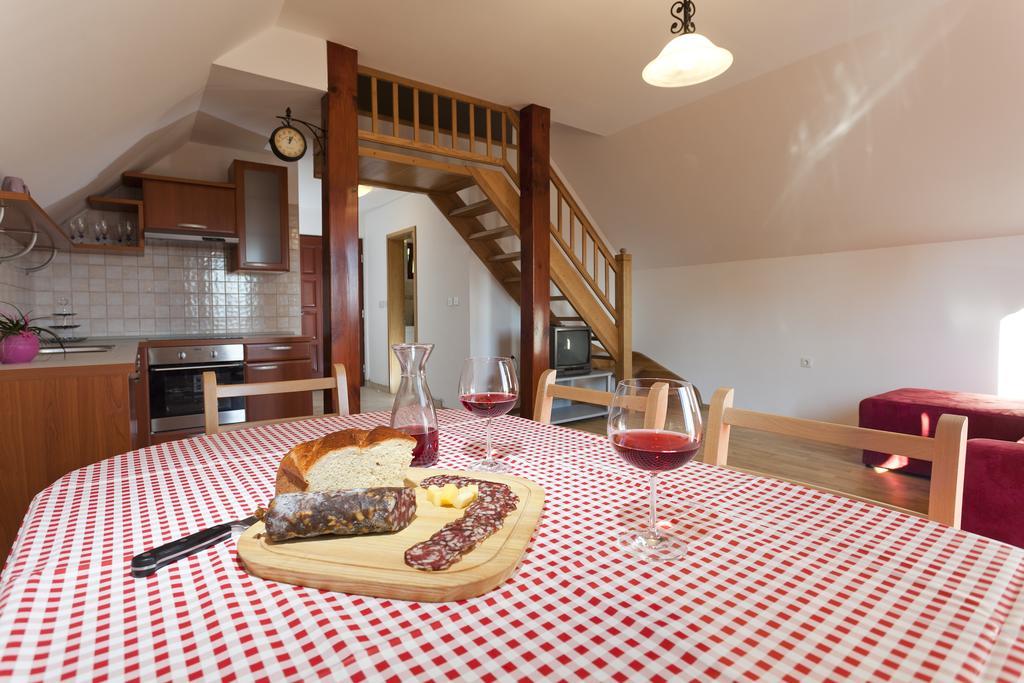 Vineyard Cottage Lustek Novo Mesto Quarto foto